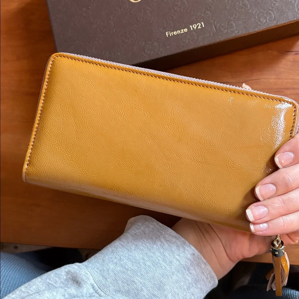Brand new Gucci Soho Vernice Naplack zip around wallet - Picture 6 of 11